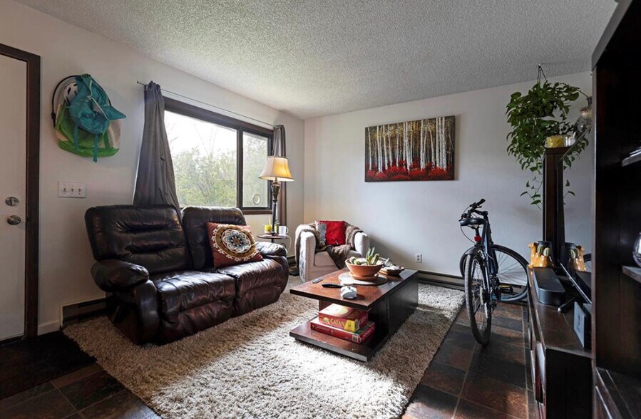 living room - 2016 S 13th St W