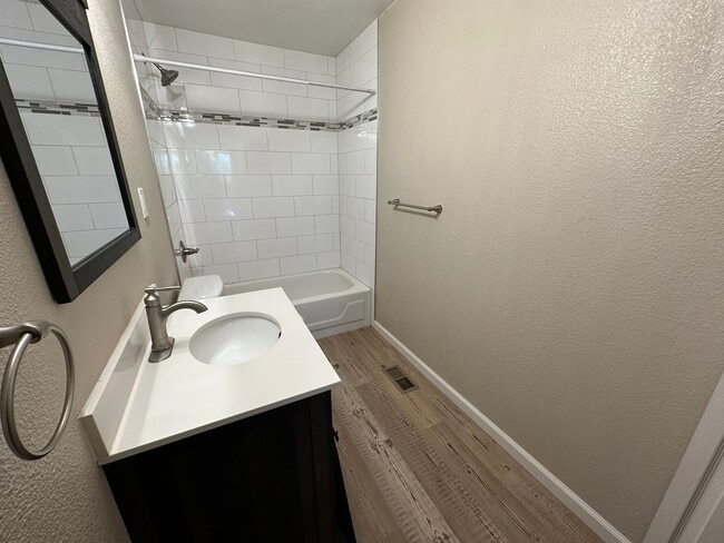 Building Photo - 4 BED 2 BATH HOME CLOSE TO PETERSON AFB & SCHRIEVER AFB!