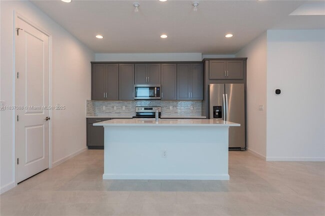 Building Photo - 6463 Trails Of Foxford Ct
