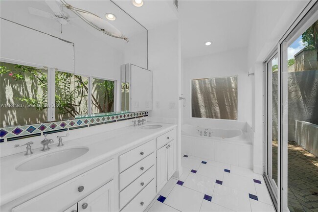 Building Photo - 1765 Wa Kee Na Dr