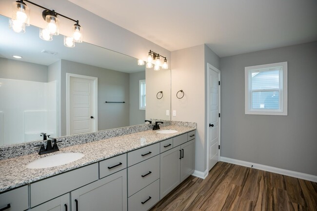 Building Photo - 924 Camden Ct