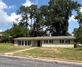 Building Photo - 3/2/2 Rental With A Glow Up near Pollard Park