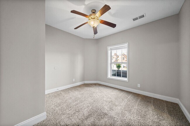 Building Photo - Pet Friendly Four Bedroom with Basement!