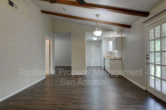 Building Photo - 847 Boulder Dr