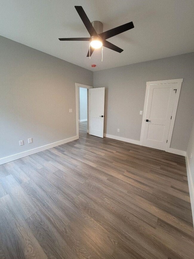 Building Photo - 516 June Bug Ct