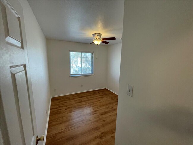 Building Photo - 8010 Willet Trail