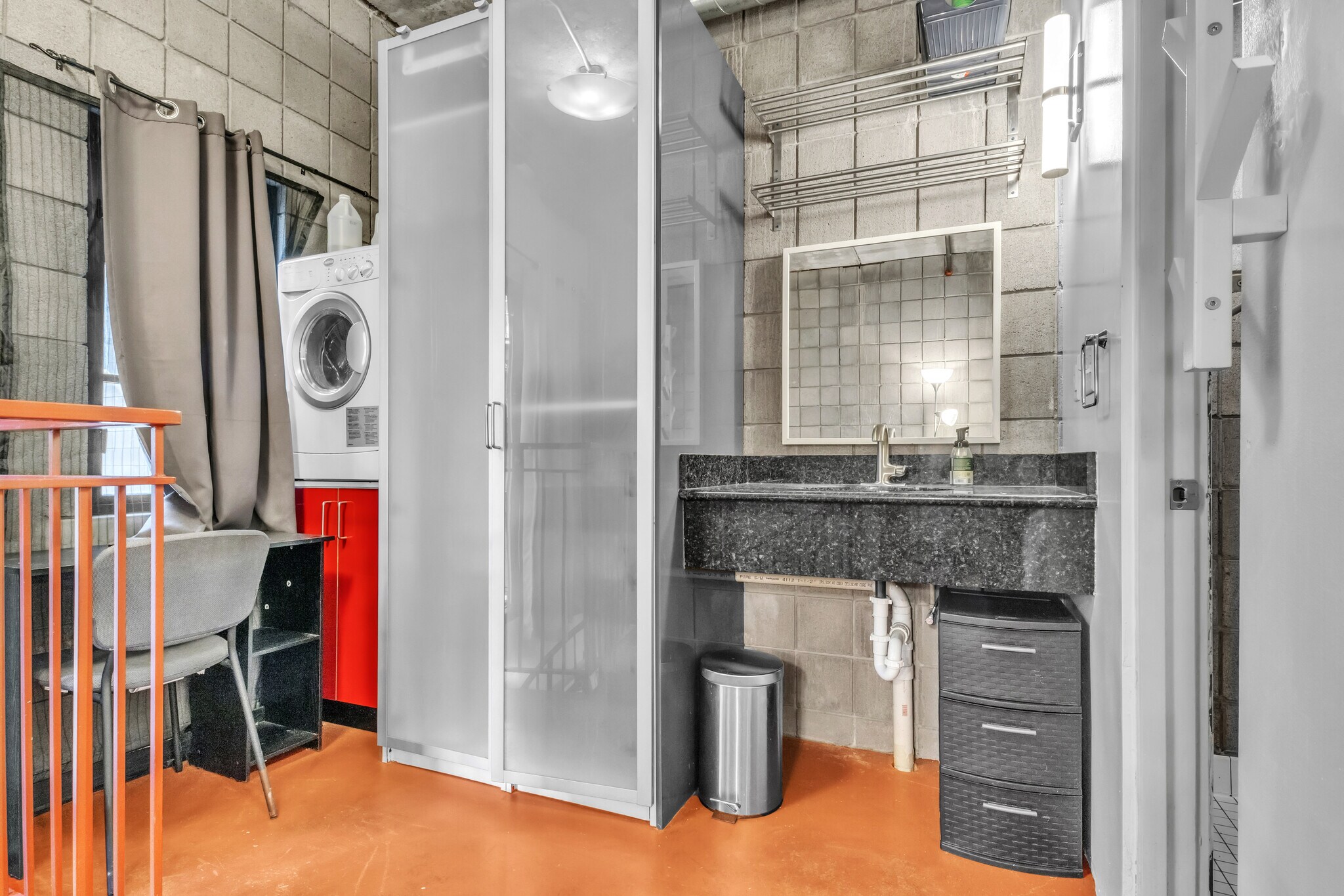 Building Photo - 360 W 300 S