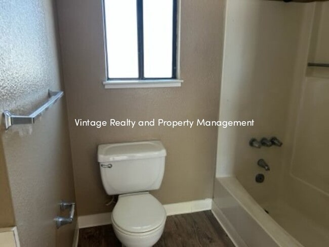 Building Photo - Available Now! Recently Updated 3 Bedroom ...