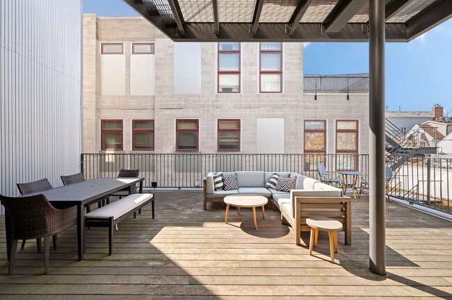 Building Photo - 2016 W Rice St