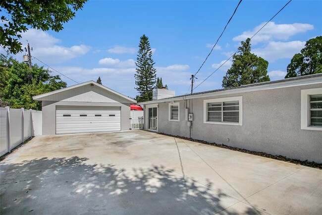 Building Photo - 4602 W Hawthorne Rd