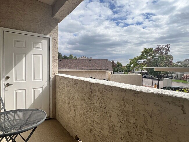 Building Photo - 3890 Strawberry Field Grove