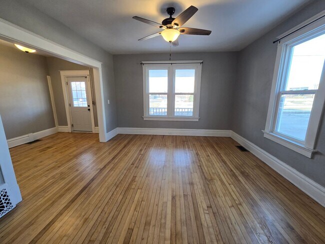 Building Photo - 322 Broad St