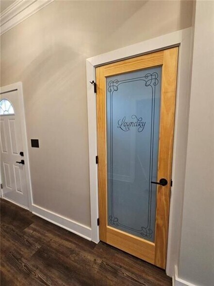 Building Photo - 198 Wellington St SW