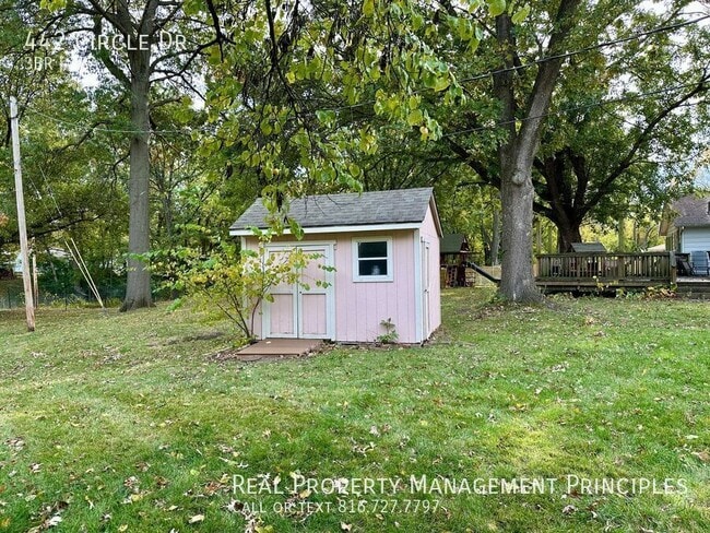 Building Photo - 442 Circle Dr