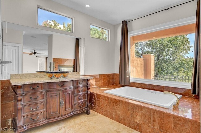 Building Photo - 9005 Opus Dr