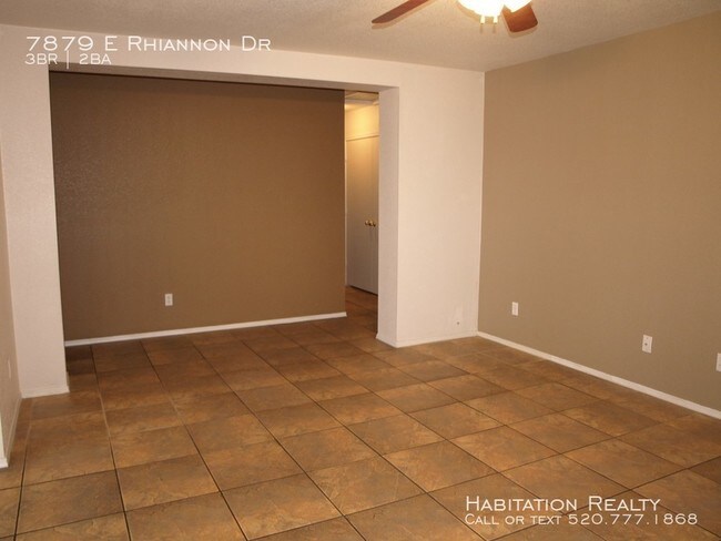 Building Photo - 3 Bedroom Home in Pantano Heights w/ Pool