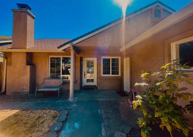 Building Photo - Recently updated 3 bedroom 2 bath Fremont ...