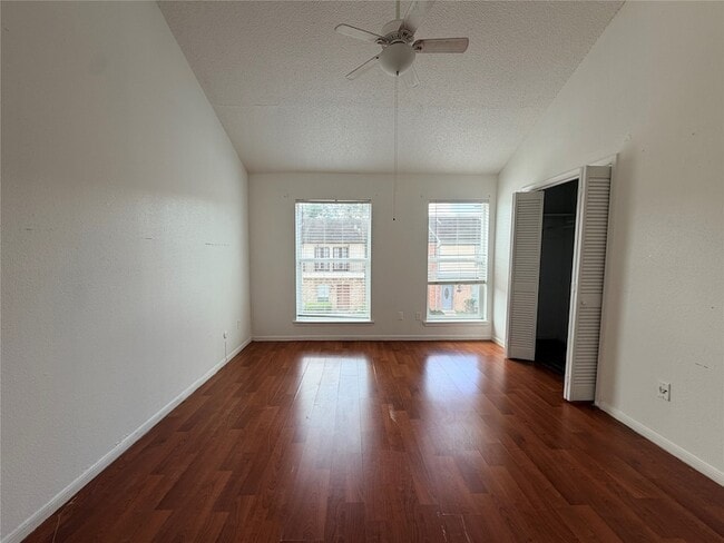 Building Photo - 7700 Creekbend Dr