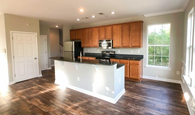 Building Photo - 2834 Howard Ave