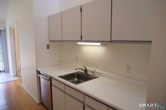 Building Photo - 3 Edgewood Cir