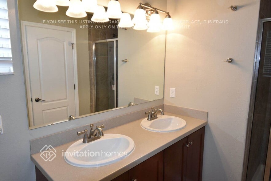 Building Photo - 11140 Running Pine Dr