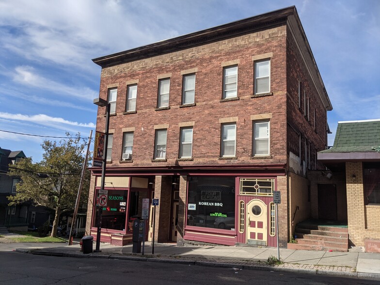 Building Photo - 402 Eddy St