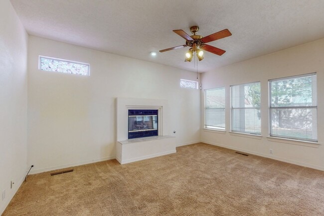 Building Photo - 2 story 4 bedroom