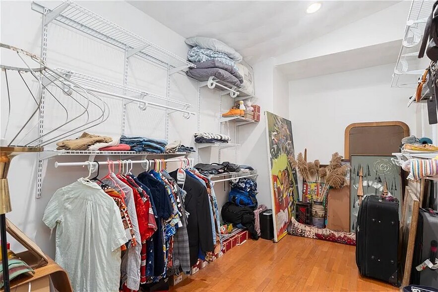 Building Photo - 18 Piedmont St