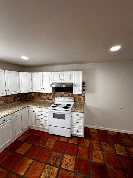 Building Photo - 2130 Main St