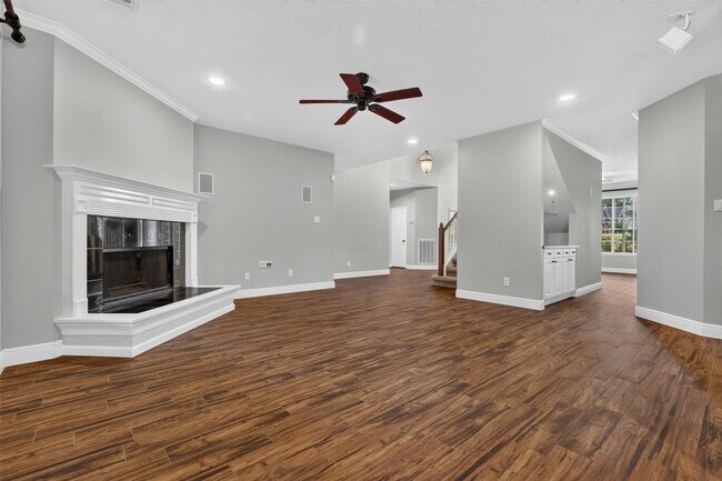 Building Photo - 108 Oak Creek Ln