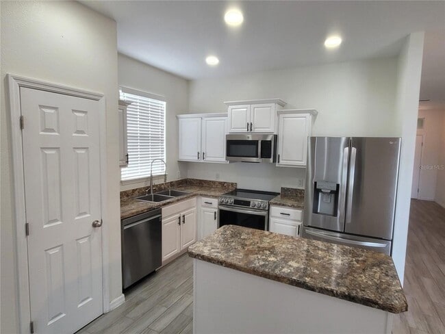 Building Photo - 140 Highland Meadows St