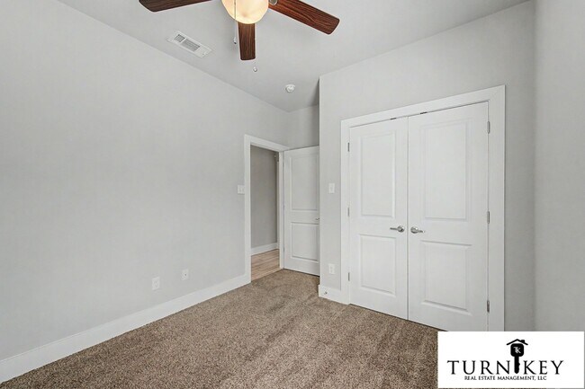 Building Photo - 8037-8039 Arbor