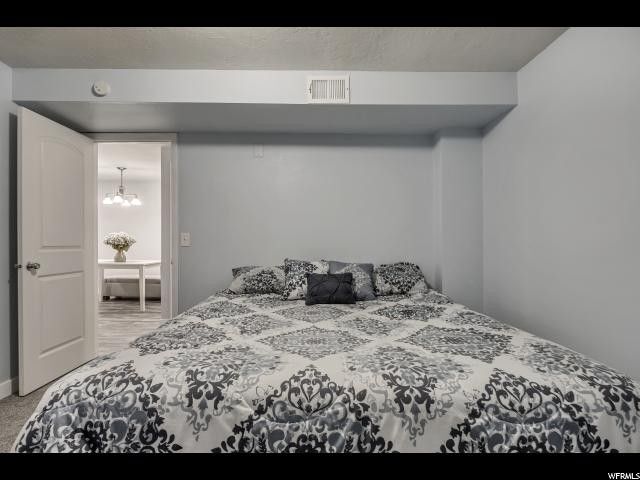 Building Photo - 5660 Meadow Ln