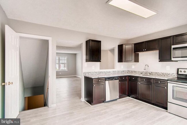 Building Photo - 1315 SPRING Ct
