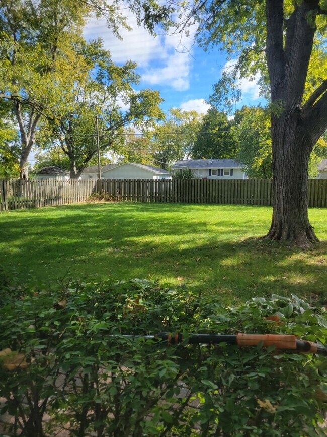 Building Photo - Gorgeous St Joseph rental available March 1