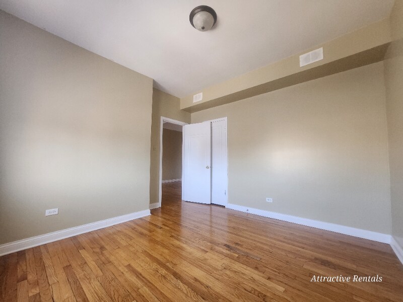 Building Photo - 1550 N Parkside Ave