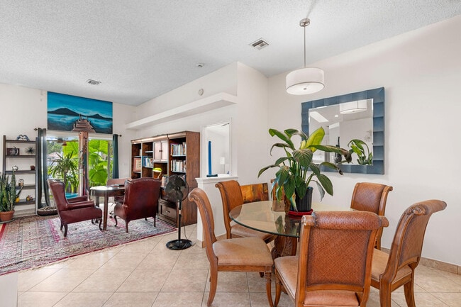 Building Photo - 5078 Willow Pond Rd W