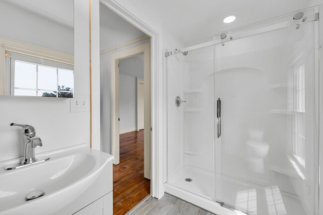 Building Photo - 1070 Enfield St