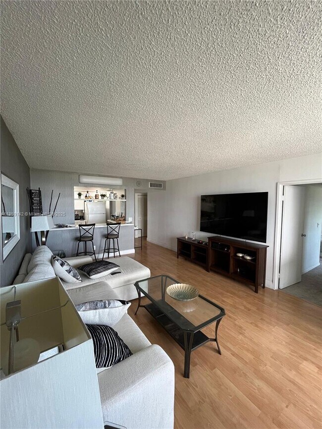 Building Photo - 13499 Biscayne Blvd