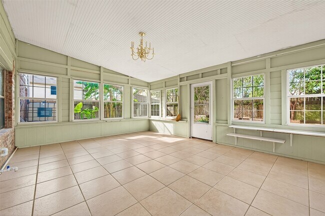 Building Photo - 8427 Brickhaven Ln