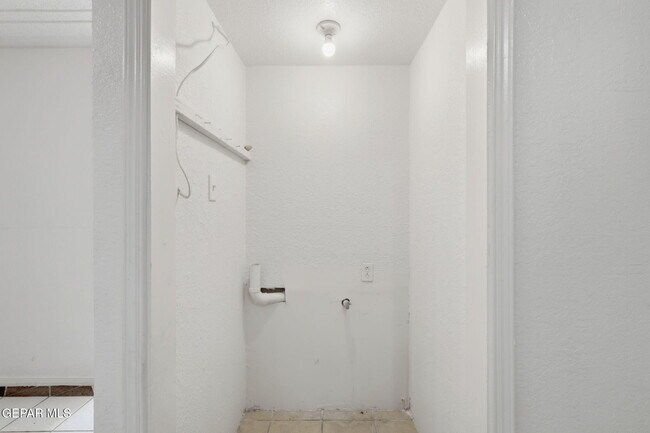 Building Photo - 13113 Violeta Ln