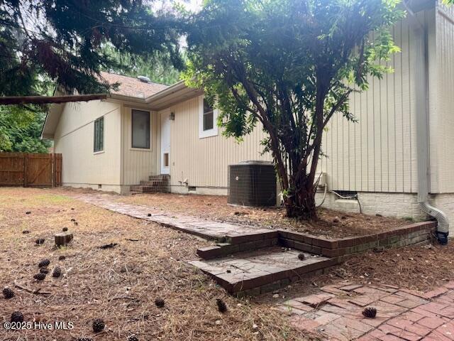 Building Photo - 5 Live Oak Ln