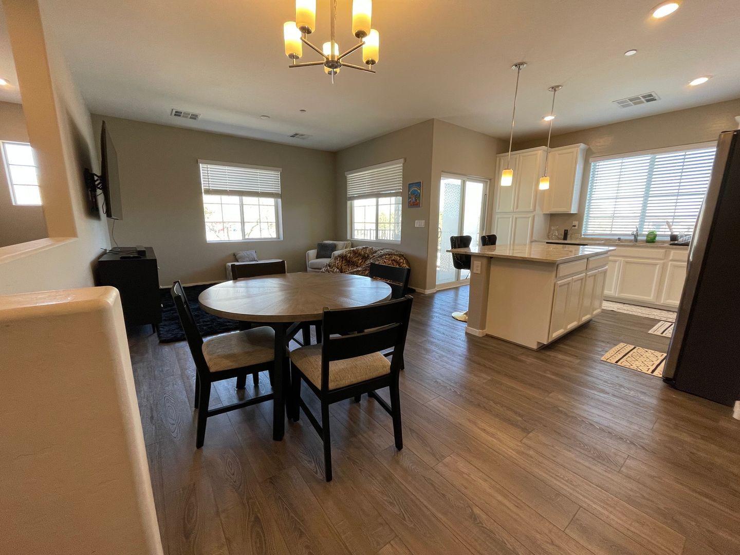 Building Photo - 8591 Insignia Ave