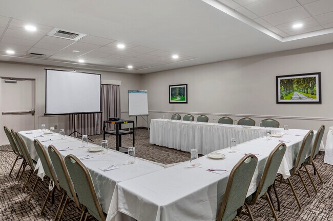 Meeting areas - 835 Upper Union St