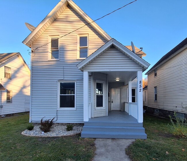 Primary Photo - Recently Remodeled - Four Bedroom Home on ...