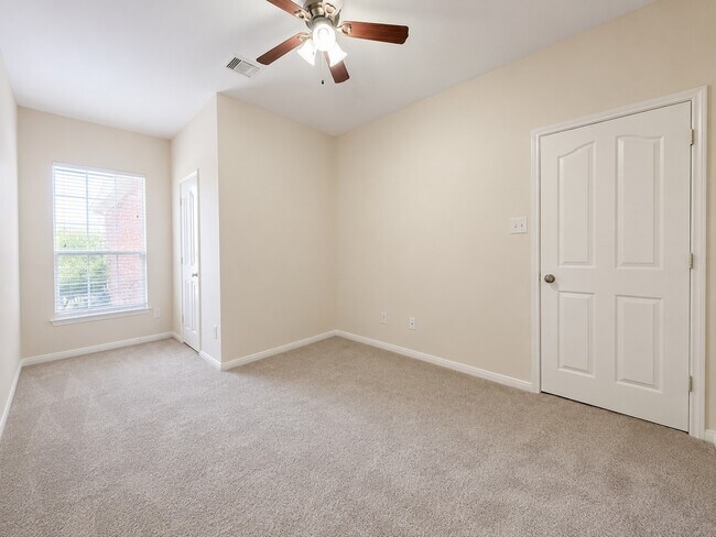Building Photo - 10014 Blissfull Valley Ln