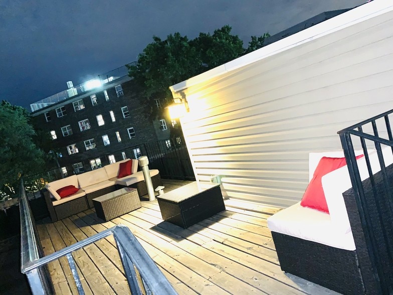 Building Photo - 1893 Pacific St