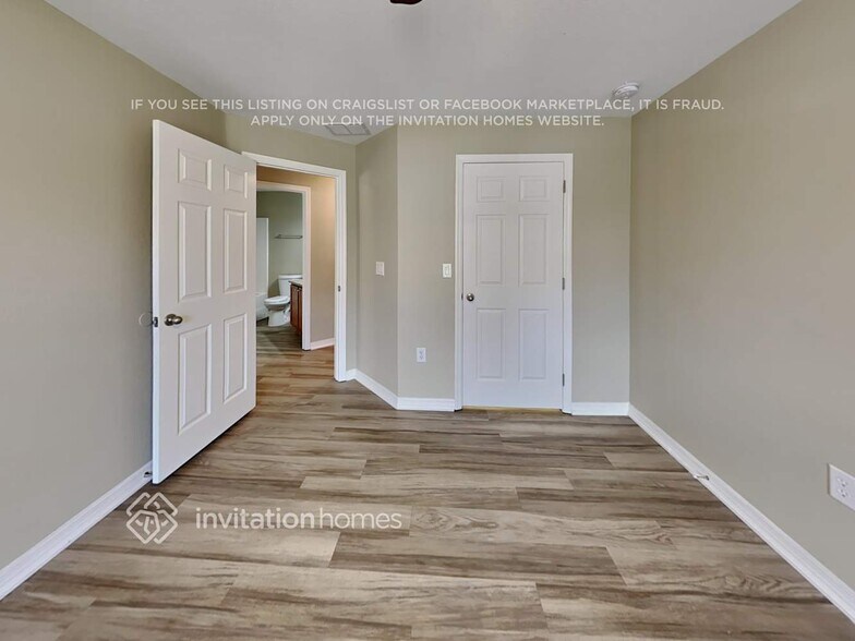 Building Photo - 1075 Paraclete Rd