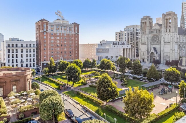 Building Photo - 1150 Sacramento St