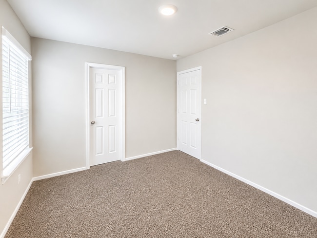Building Photo - Available for Move-In July 1st